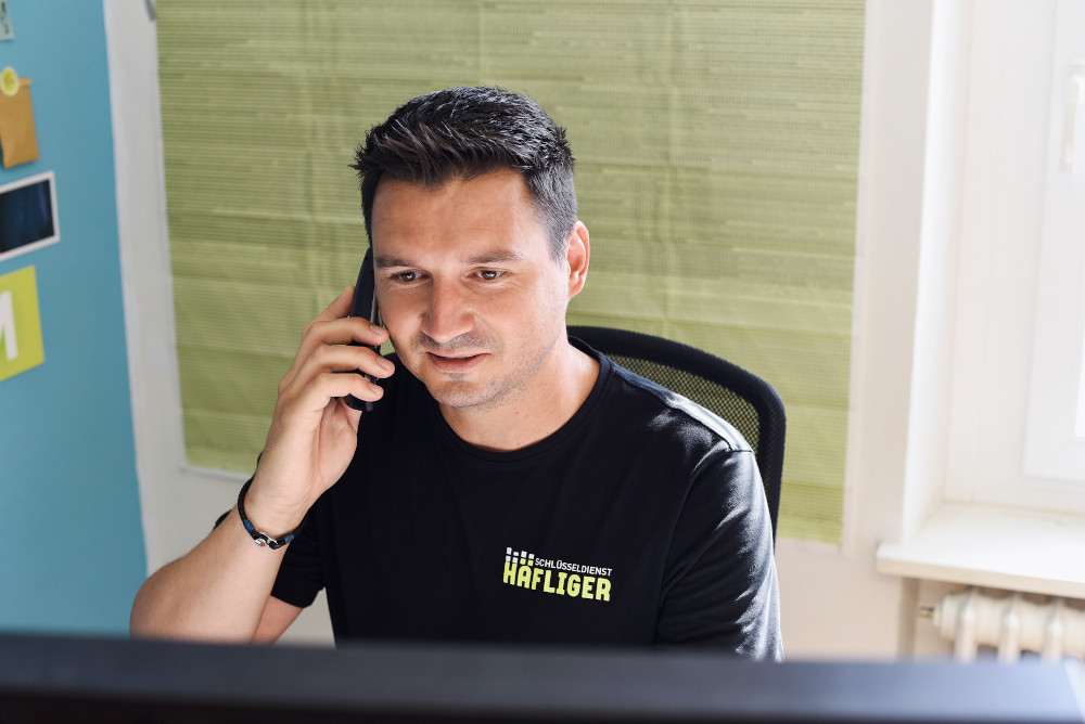 Schlüsseldienst Dielsdorf – persönliche Telefonberatung